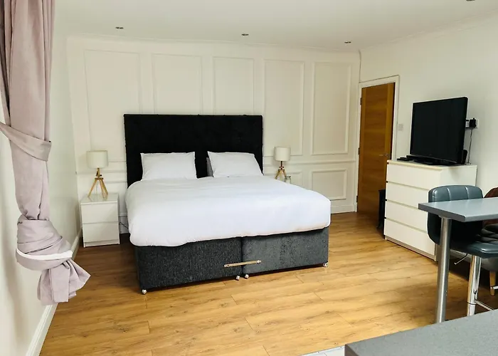 Whiteley\'S Cottages Studio